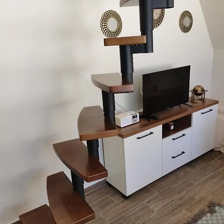 Tara 1395 Altitude Chalet