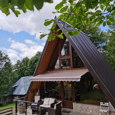 Tara 1395 Altitude Chalet